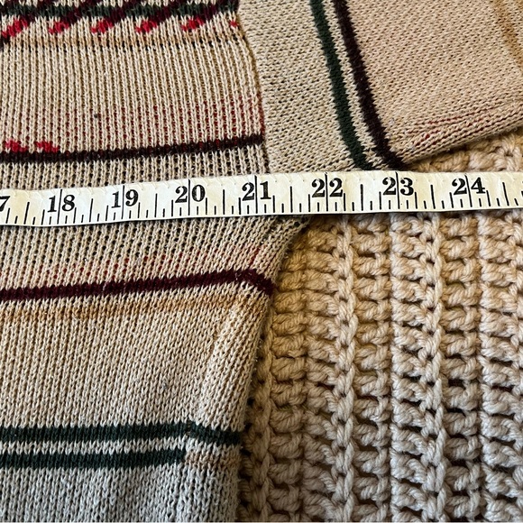 NorthStyle Women's Western Motif Sweater with Hood and Wood Toggle V-Neck. - Picture 6 of 11